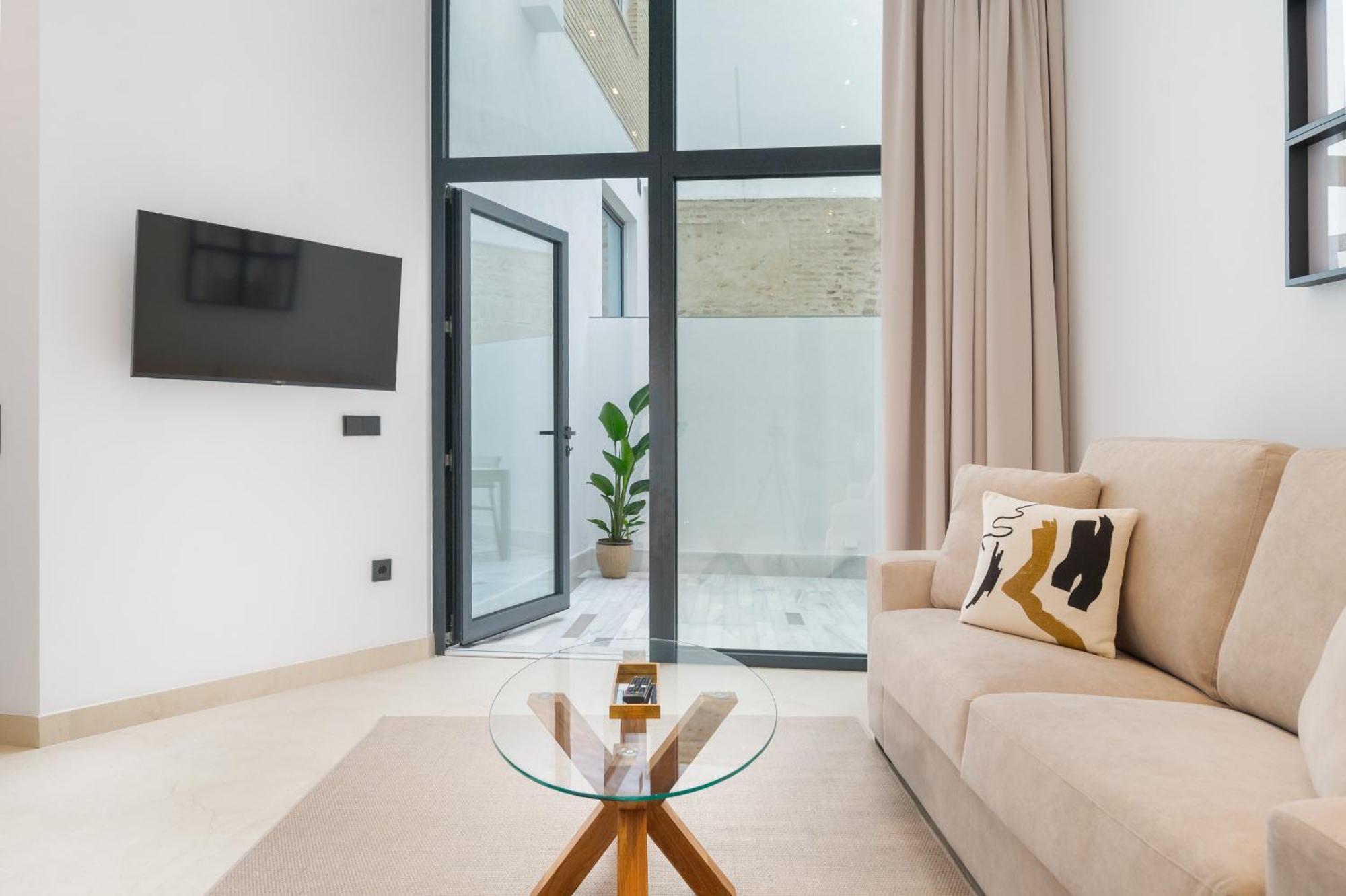 New Design Apartment - Private Patio - Gallos 2 Seville Exterior photo
