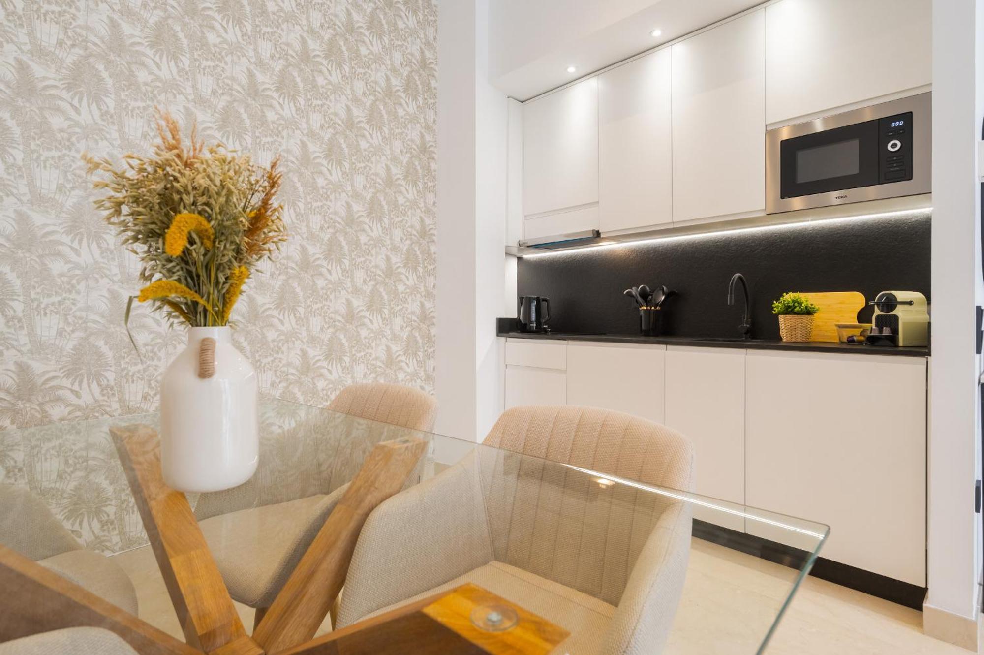 New Design Apartment - Private Patio - Gallos 2 Seville Exterior photo